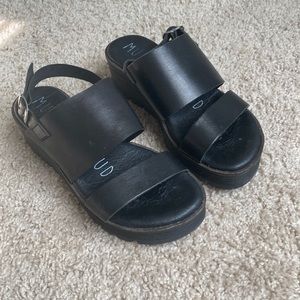 3/$20 Musse & Cloud black platform sandals size 36